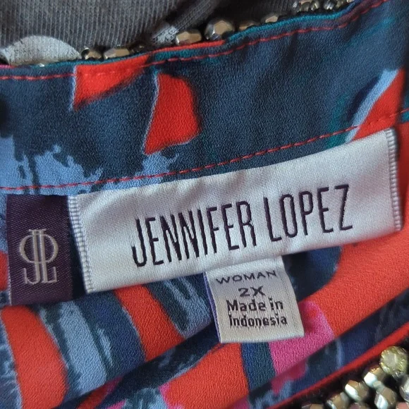 Jennifer Lopez sheer flowy blouse - Picture 2 of 5